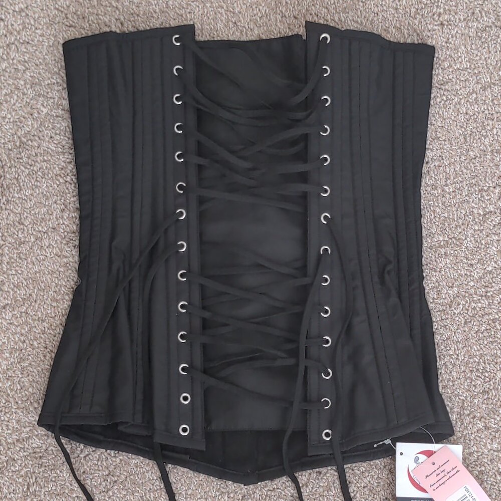 Black corset for 28 inch waisted people